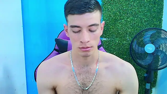 Snapshot of DEIBY_BABY chatting on February 18, 12:59 am DEIBY BABY online show from February 18, 12:59 am