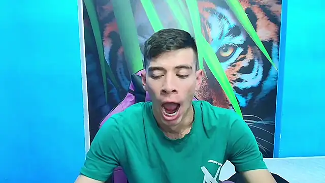 Snapshot of DEIBY_BABY chatting on March 8, 12:44 am DEIBY BABY online show from March 8, 12:44 am