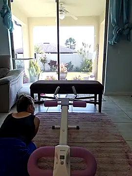 Snapshot of SkyelarSommer chatting on December 12, 5:37 pm SkyelarSommer online show from December 12, 5:37 pm