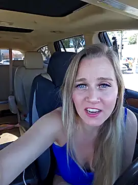 Snapshot of SkyelarSommer chatting on January 20, 6:10 pm SkyelarSommer online show from January 20, 6:10 pm