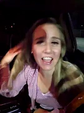 Snapshot of SkyelarSommer chatting on January 26, 12:05 am SkyelarSommer online show from January 26, 12:05 am