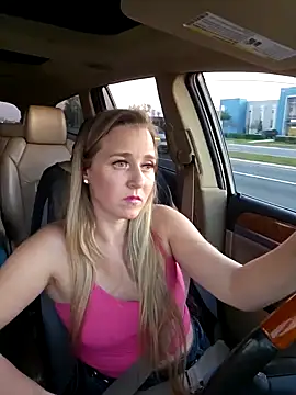 Snapshot of SkyelarSommer chatting on January 31, 11:13 pm SkyelarSommer online show from January 31, 11:13 pm