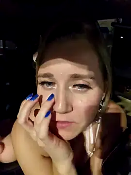 Snapshot of SkyelarSommer chatting on February 13, 5:01 pm SkyelarSommer online show from February 13, 5:01 pm