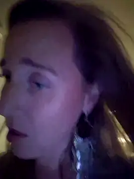 Snapshot of SkyelarSommer chatting on February 23, 2:40 am SkyelarSommer online show from February 23, 2:40 am