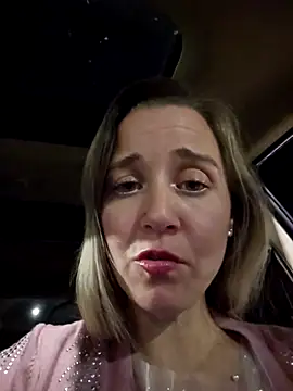 Snapshot of SkyelarSommer chatting on March 2, 3:45 am SkyelarSommer online show from March 2, 3:45 am