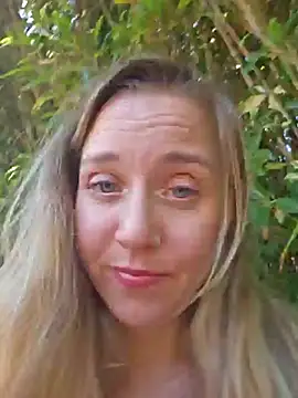 Snapshot of SkyelarSommer chatting on March 19, 5:39 pm SkyelarSommer online show from March 19, 5:39 pm