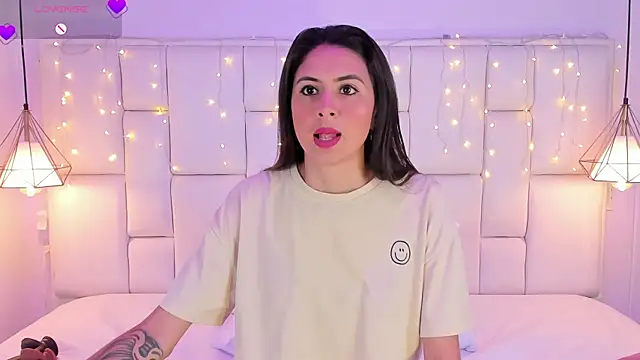 SarahSophia  online show from January 30, 11:33 am