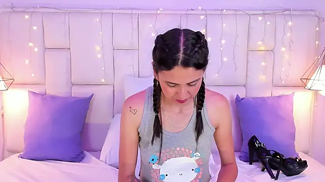 SarahSophia  online show from March 14, 5:46 pm