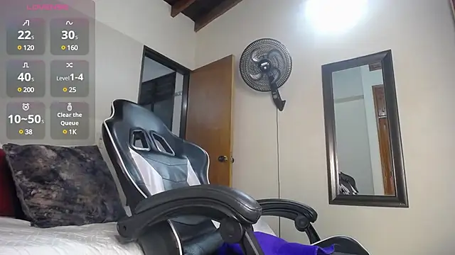 victoria  milf  online show from March 22, 1:43 am