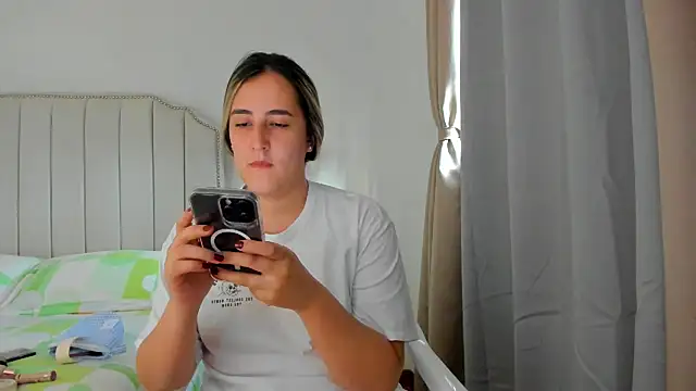 Snapshot of Hanna86 chatting on July 2, 8:48 pm Hanna86 online show from July 2, 8:48 pm