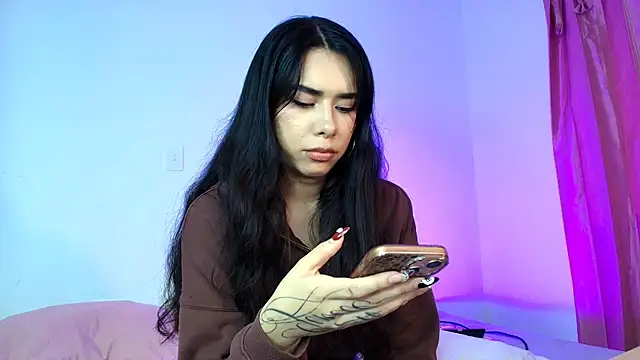 Snapshot of AmyOlimpo chatting on April 22, 11:17 pm AmyOlimpo online show from April 22, 11:17 pm