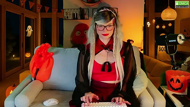 Kittychatte online show from October 28, 9:06 pm