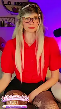 Kittychatte online show from April 16, 1:45 pm