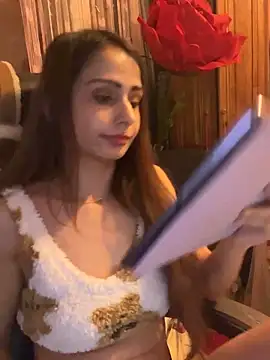 Snapshot of LaPetitechienne1 chatting on February 14, 10:58 pm LaPetitechienne1 online show from February 14, 10:58 pm