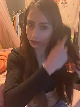 Snapshot of LaPetitechienne1 chatting on February 19, 9:14 pm LaPetitechienne1 online show from February 19, 9:14 pm