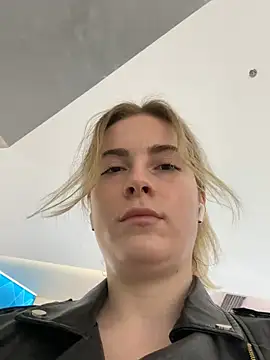 Snapshot of KissMissAngela chatting on March 13, 12:35 pm KissMissAngela online show from March 13, 12:35 pm