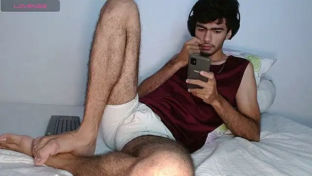 Snapshot of bear_97s chatting on July 8, 9:52 pm bear 97s online show from July 8, 9:52 pm