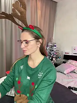 Snapshot of Milf_Tea chatting on January 1, 12:21 am Milf Tea online show from January 1, 12:21 am