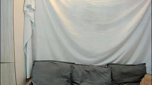 Mhelanny2 online show from December 20, 3:30 pm