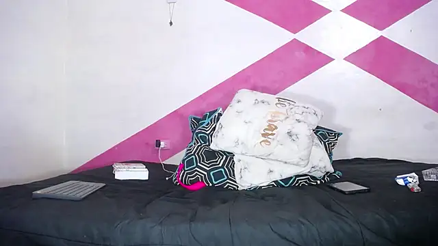 MIA luxce29 online show from January 28, 3:47 am