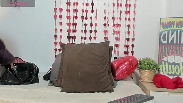 Snapshot of StefanyMiler chatting on February 15, 3:14 am StefanyMiler online show from February 15, 3:14 am