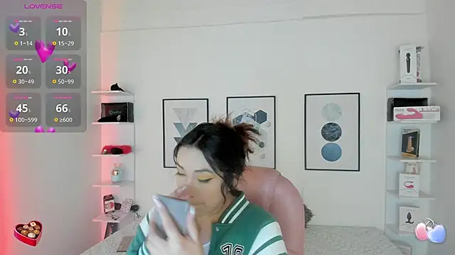 cristal  hot 1 online show from February 2, 4:05 am