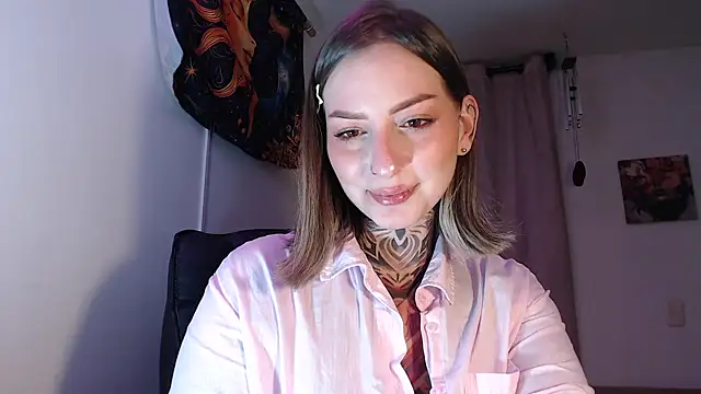 Snapshot of agatha_ink3 chatting on July 3, 3:24 am agatha ink3 online show from July 3, 3:24 am