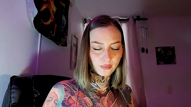 Snapshot of agatha_ink3 chatting on July 12, 9:06 pm agatha ink3 online show from July 12, 9:06 pm