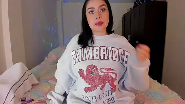 Snapshot of rosalie_lust chatting on February 22, 9:01 am rosalie lust online show from February 22, 9:01 am