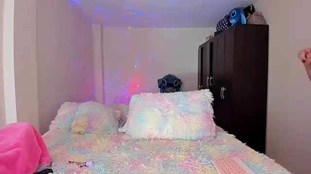 Snapshot of rosalie_lust chatting on February 23, 3:45 am rosalie lust online show from February 23, 3:45 am