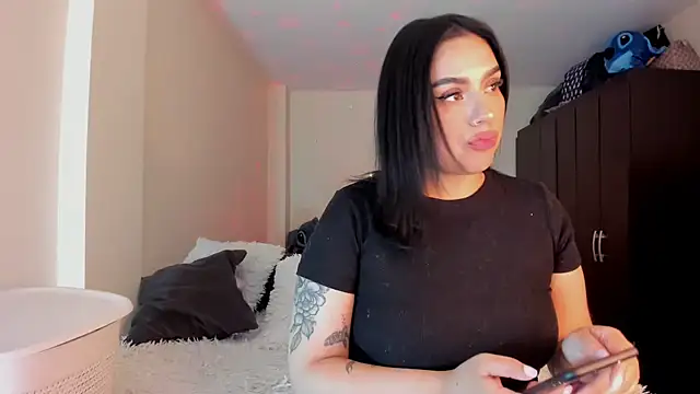 Snapshot of rosalie_lust chatting on March 6, 9:58 am rosalie lust online show from March 6, 9:58 am