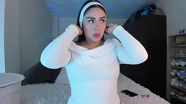 Snapshot of rosalie_lust chatting on March 7, 4:13 am rosalie lust online show from March 7, 4:13 am