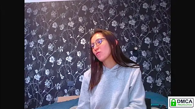 Sophi Cute online show from April 19, 10:25 am