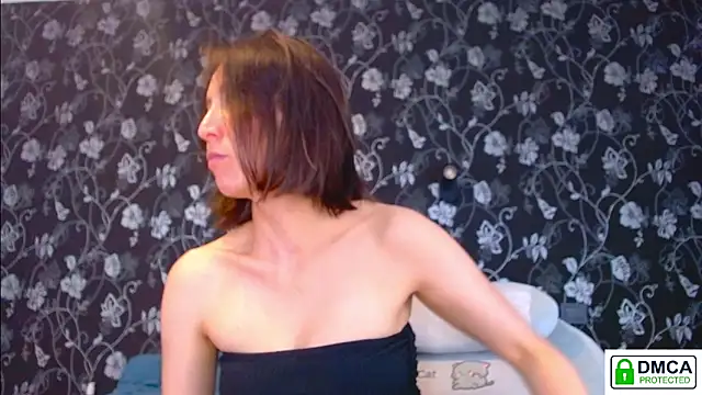 Snapshot of Sophi_Cute chatting on June 15, 12:07 pm Sophi Cute online show from June 15, 12:07 pm