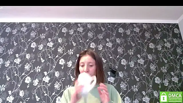 Snapshot of Sophi_Cute chatting on July 10, 11:13 am Sophi Cute online show from July 10, 11:13 am