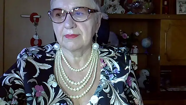 SweetCherry27 online show from October 2, 5:25 am