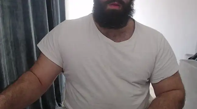 hugemachohandsome online show from March 9, 11:03 am