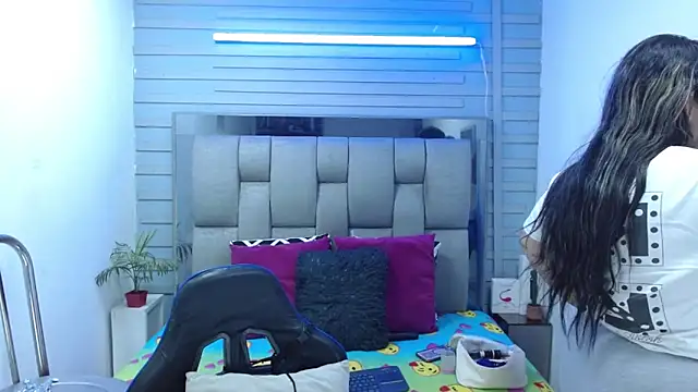 evelin zaens online show from April 10, 6:07 am