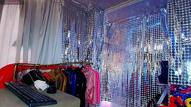 LatexDevil Blondie online show from December 1, 3:50 pm