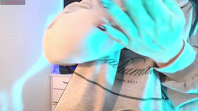 alicia moom online show from November 3, 5:58 pm