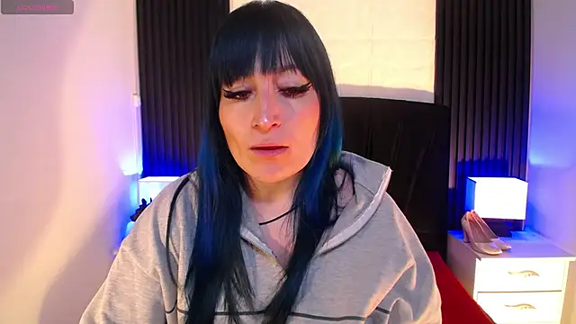 alicia moom online show from December 19, 7:21 pm