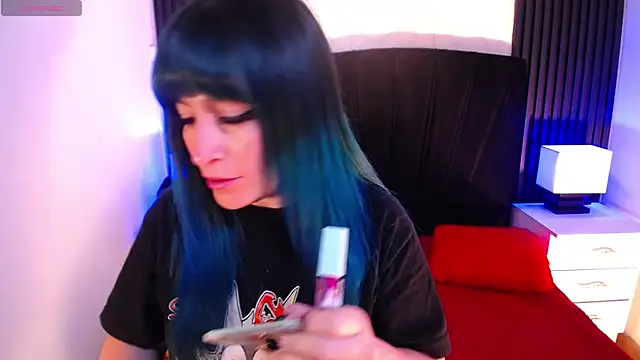 alicia moom online show from January 7, 8:33 pm