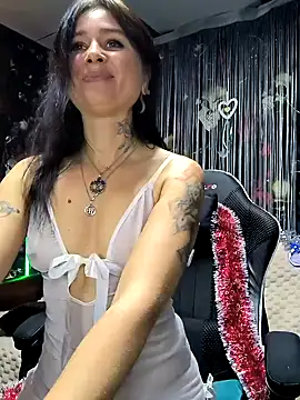 KikiXRed online show from December 23, 10:53 am