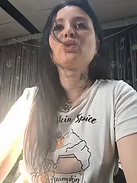 KikiXRed online show from May 25, 1:50 pm