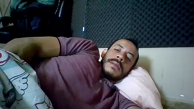 Snapshot of MachoScorpionCaralho chatting on April 28, 12:21 pm MachoScorpionCaralho online show from April 28, 12:21 pm