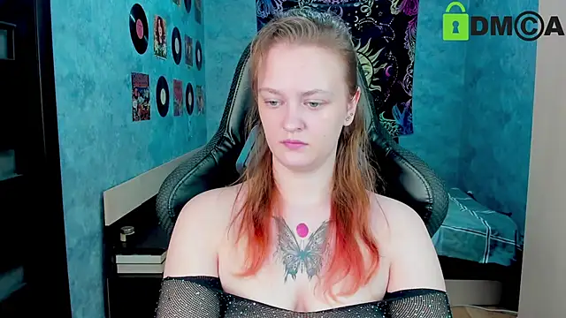 Snapshot of madness_lia chatting on December 22, 5:45 am madness lia online show from December 22, 5:45 am