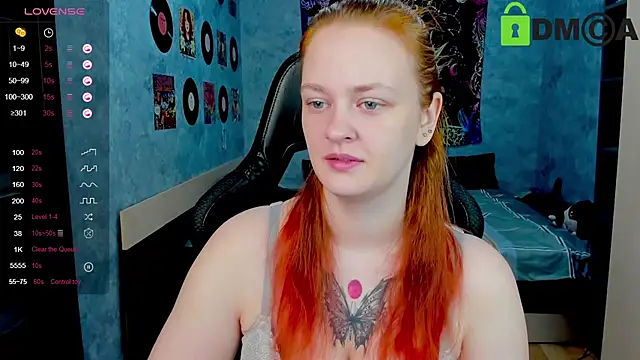 Snapshot of madness_lia chatting on February 19, 2:55 am madness lia online show from February 19, 2:55 am