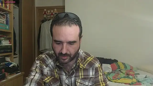 curiosillo83 online show from October 3, 1:41 pm