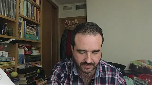 curiosillo83 online show from February 1, 2:43 am