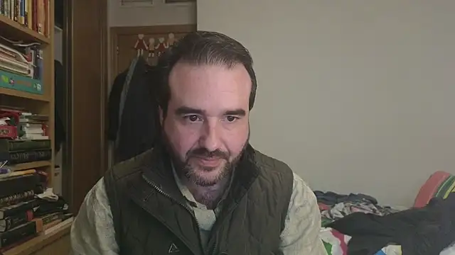 Snapshot of curiosillo83 chatting on March 6, 3:41 pm curiosillo83 online show from March 6, 3:41 pm